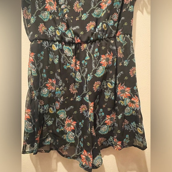 Floral Black Romper - Picture 14 of 16